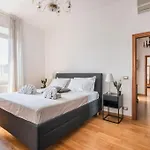 Apartament Charme E Lusso A San Pietro