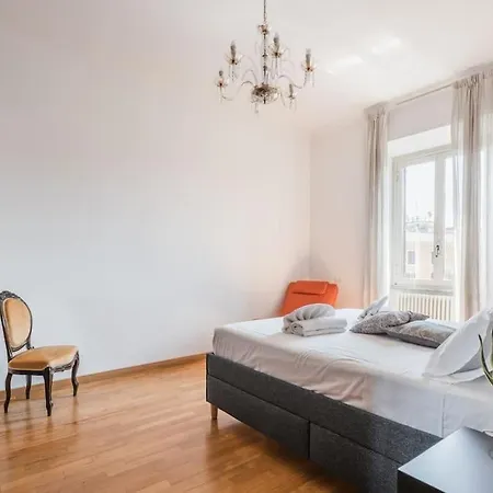 Charme E Lusso A San Pietro דירה